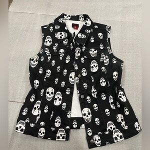 [L/PTP18”]Tripp NYC Black Toxic Skull Print Denim Vest